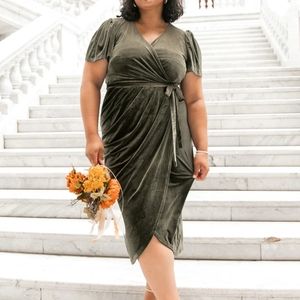 Ivy City Co Lillie Olive Velvet Dress